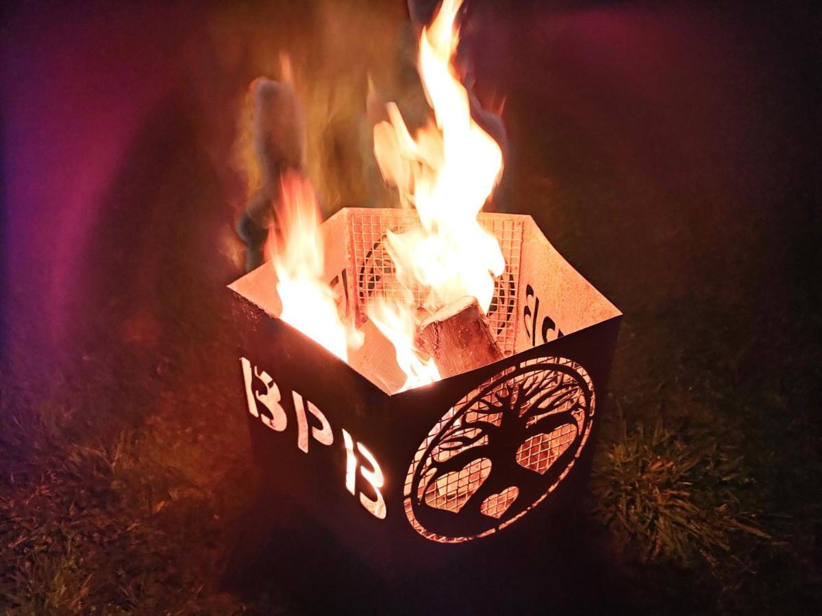 Battle Pods And Bells Glamping Ξενοδοχείο Εξωτερικό φωτογραφία